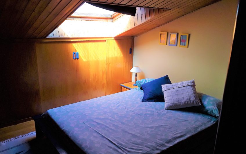Chalet individual sobre  parcela 1148 m2 en urbanización El Montico.