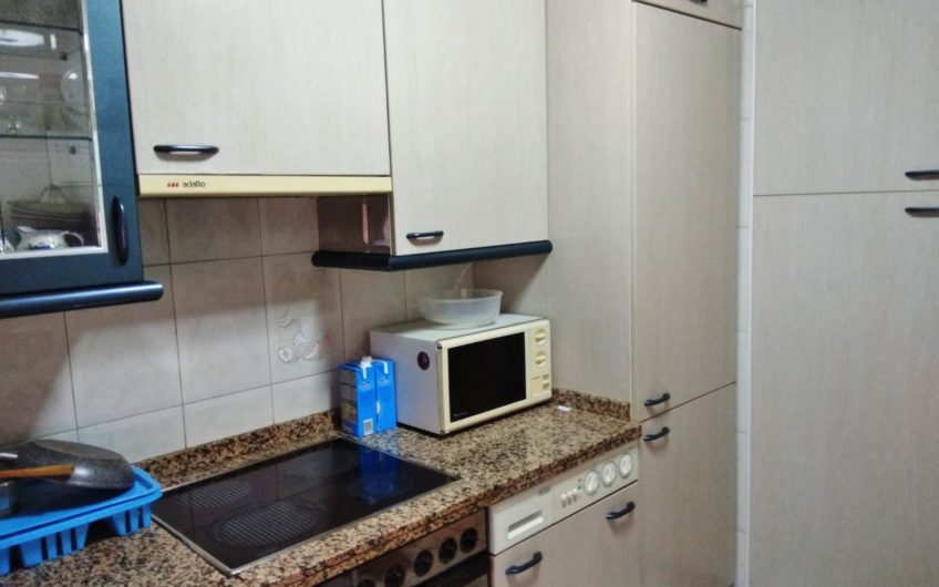 Apartamento amueblado con ascensor y garaje en calle Velasquita