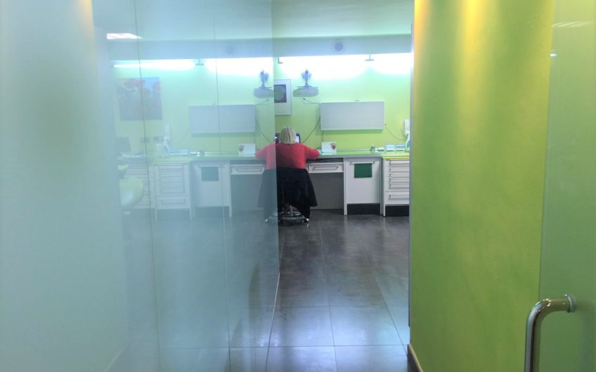 Local – oficina en Ordoño II adaptada como clínica dental