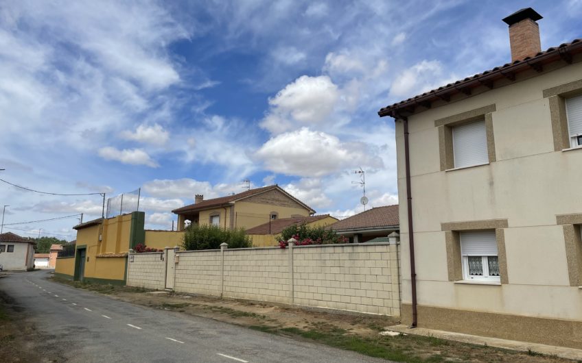 Chalet Independiente equipado en Sahélices del Río