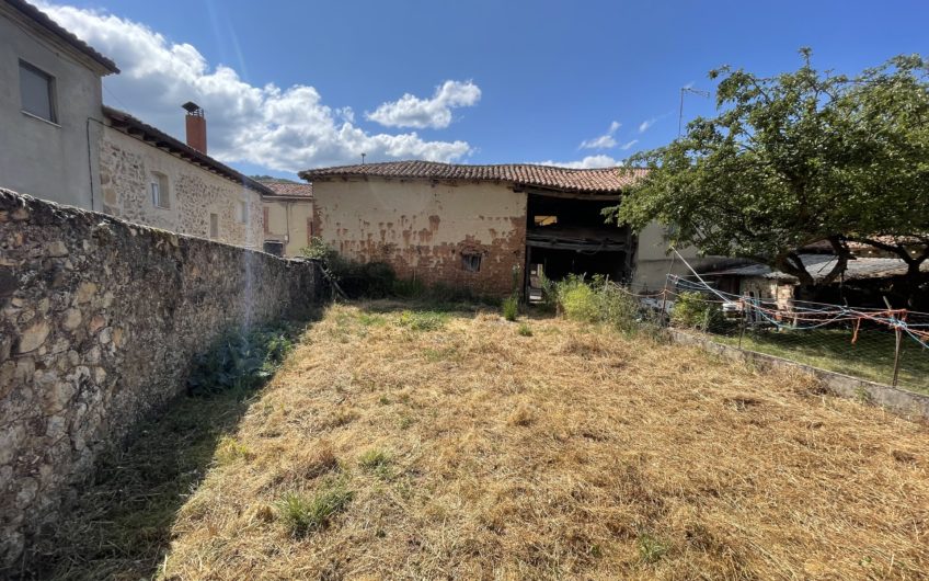 Casa-Almacén en Candanedo