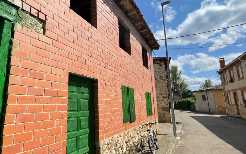 Casa-Almacén en Candanedo