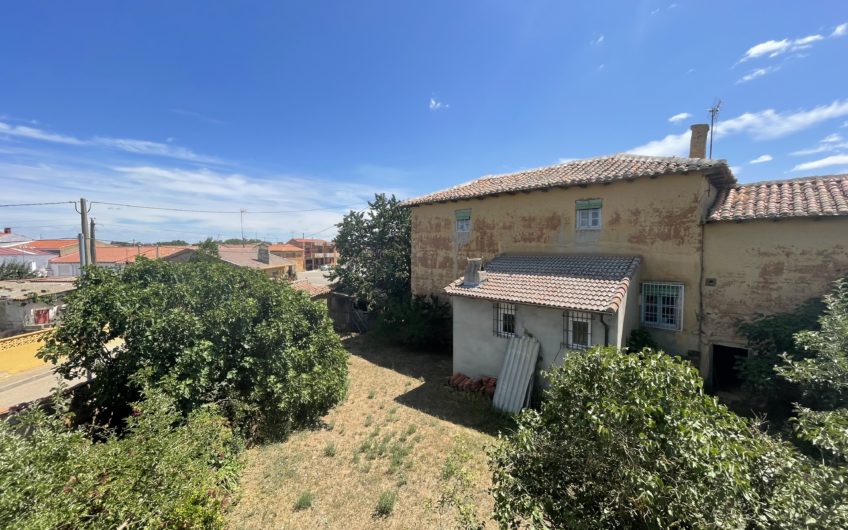 Casa de pueblo en la zona de Jimenez De Jamuz