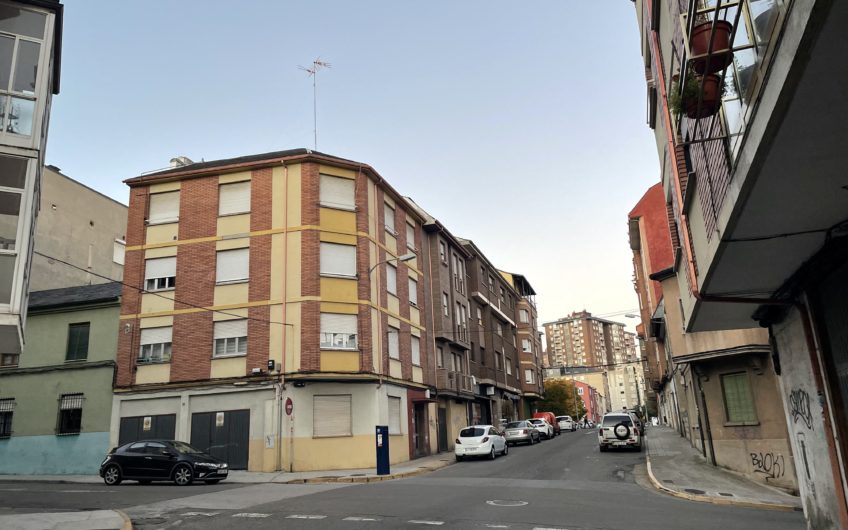 Piso en calle San Genadio en Ponferrada