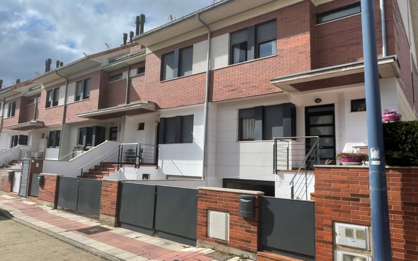 Chalet en zona Espacio León