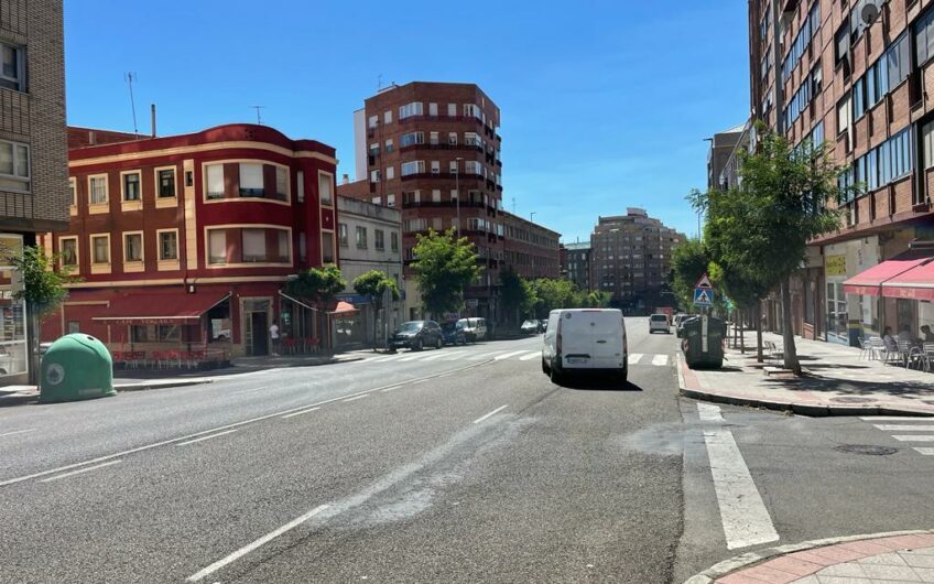 Piso para entrar en la avenida de Asturias junto colegios