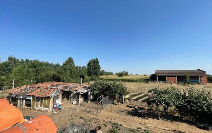 Casa  para entrar con Patio en Matalobos del Páramo