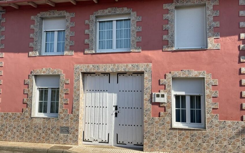 Casa  para entrar con Patio en Matalobos del Páramo