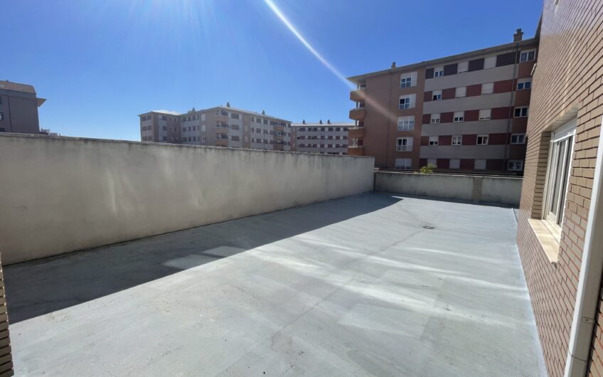 Piso en zona Universidad con Impresionante Terraza de 145 m2