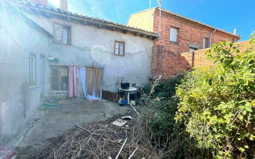 Casa para rehabilitar en Toral de los Guzmanes