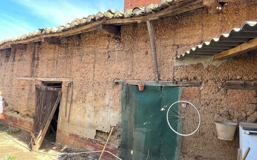 Casa para rehabilitar en Toral de los Guzmanes