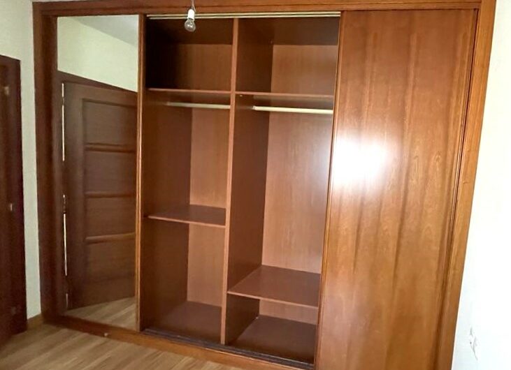 Chalet Unifamiliar Adosado Esquinero en el Barrio de La Sal