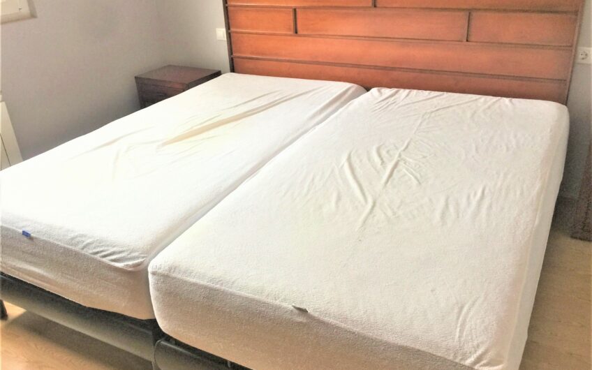 Chalet Esquinero en Urbanización Arroyo del Truébano