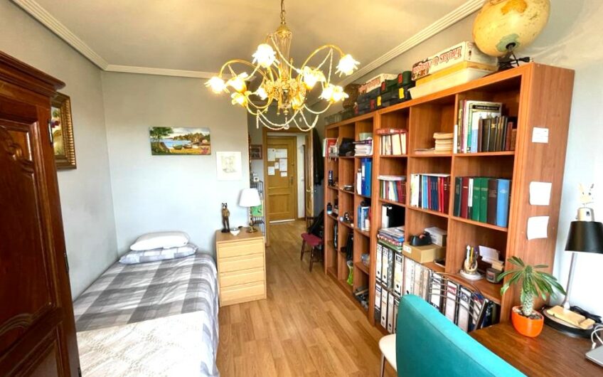 Impecable piso en Navatejera, zona Altollano-Hospitales