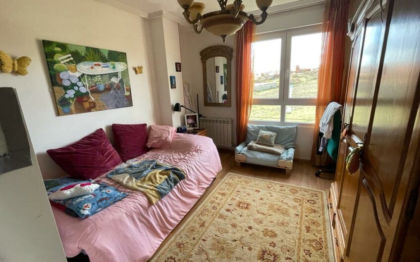 Impecable piso en Navatejera, zona Altollano-Hospitales