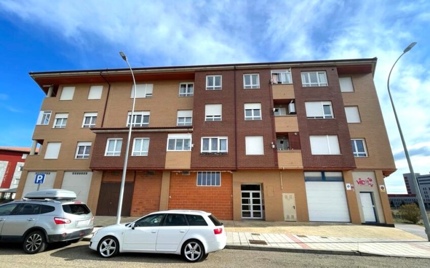 Impecable piso en Navatejera, zona Altollano-Hospitales