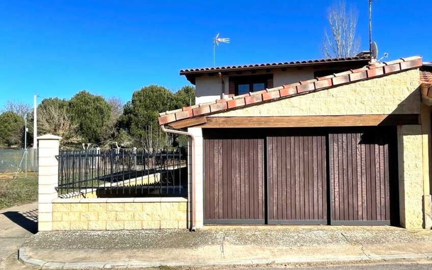 Chalet Individual en Antimio de Arriba (Chozas)