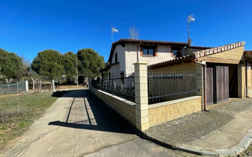 Chalet Individual en Antimio de Arriba (Chozas)