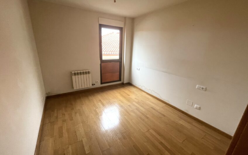 Apartamento-Estudio en Carbajal con ascensor, garaje y trastero