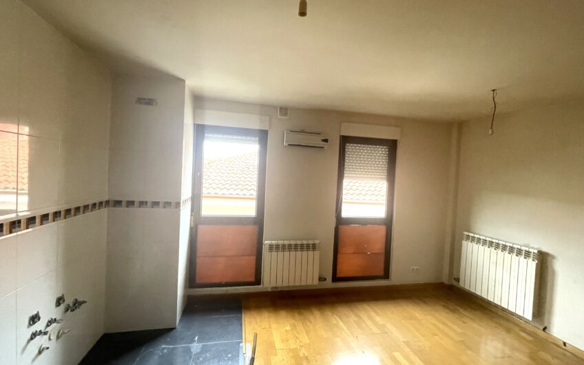 Apartamento-Estudio en Carbajal con ascensor, garaje y trastero
