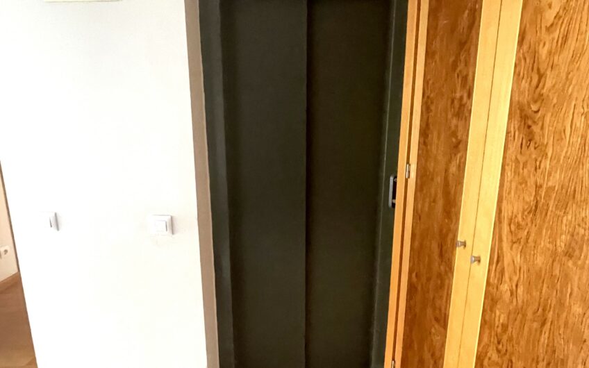 Apartamento-Estudio en Carbajal con ascensor, garaje y trastero