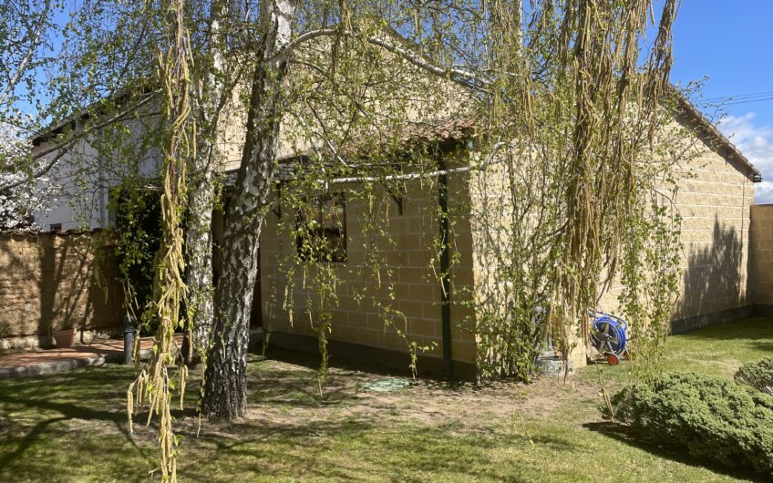 Casa Unifamiliar Singular en la zona de Villasabariego.