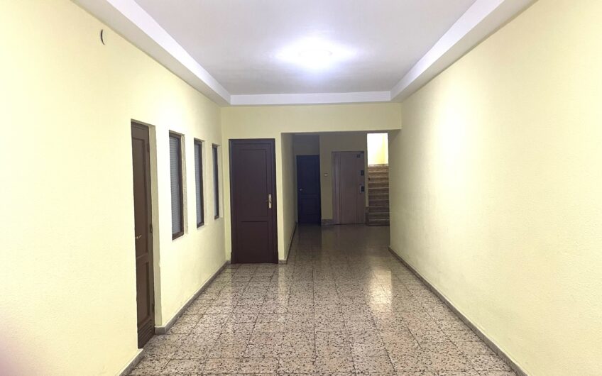 Piso  Esquinero con Ascensor en Batalla de Clavijo