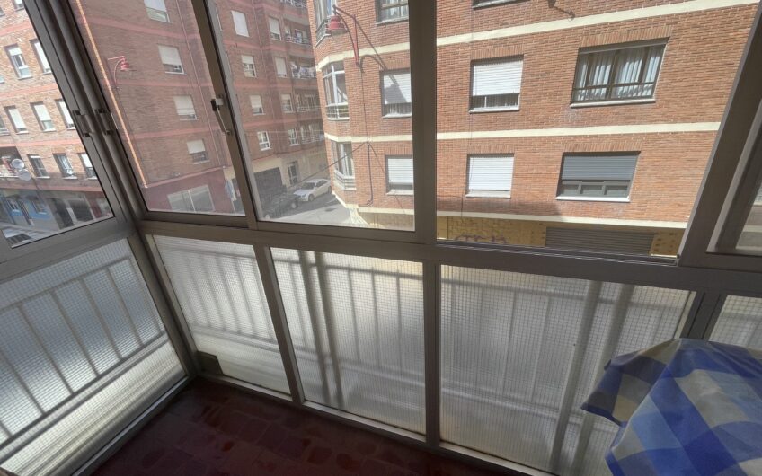Piso  Esquinero con Ascensor en Batalla de Clavijo