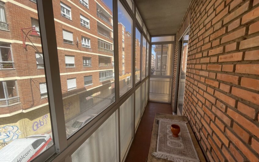 Piso  Esquinero con Ascensor en Batalla de Clavijo