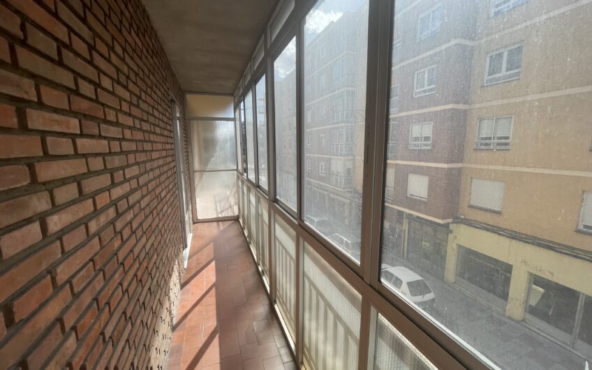 Piso  Esquinero con Ascensor en Batalla de Clavijo