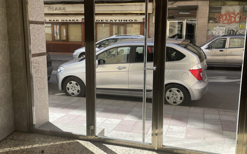 Piso  Esquinero con Ascensor en Batalla de Clavijo