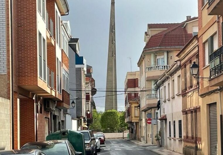 Apartamento en la Virgen del Camino, con garaje y trastero.
