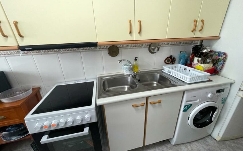 Apartamento en la Virgen del Camino, con garaje y trastero.