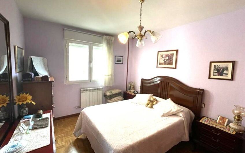 Apartamento en la Virgen del Camino, con garaje y trastero.