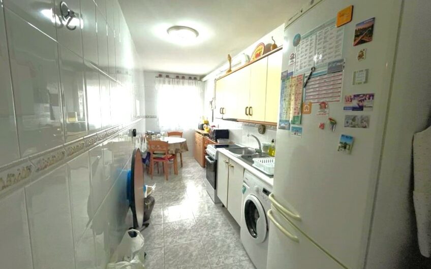 Apartamento en la Virgen del Camino, con garaje y trastero.