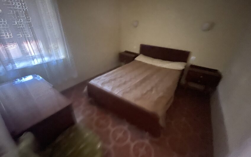 Casa con Fachada de Piedra en Villamanin