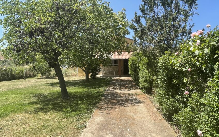 Terreno con Refugio y Dos Bodegas