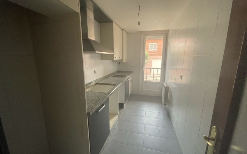 Apartamento con ascensor, garaje y trastero en Villarrodrigo de las Regueras.
