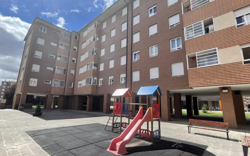 Piso junto al Centro Comercial Espacio León