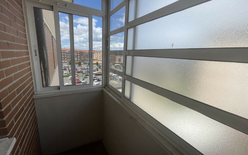 Piso junto al Centro Comercial Espacio León