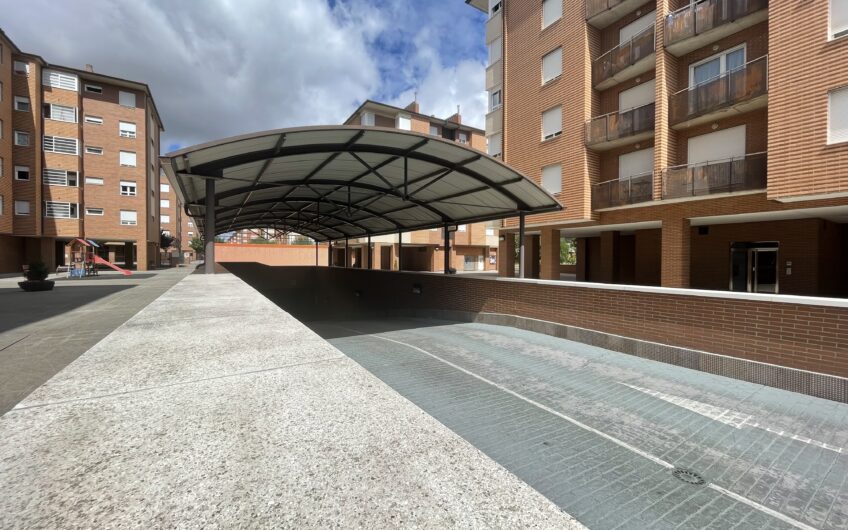Piso junto al Centro Comercial Espacio León