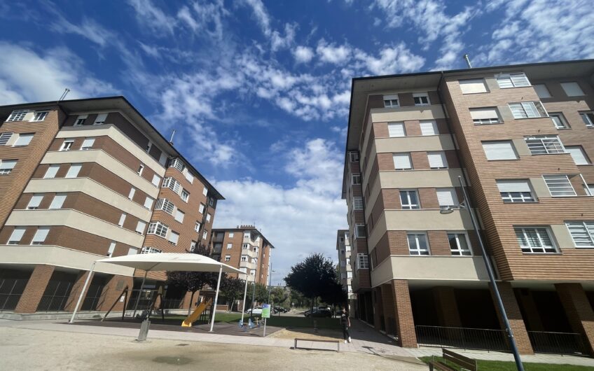 Piso junto al Centro Comercial Espacio León