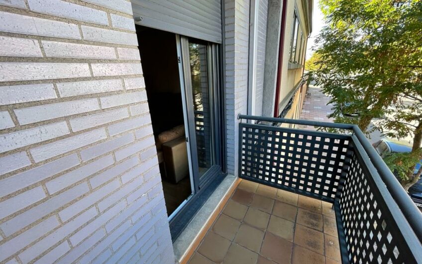 Piso en Planta Primera con Espaciosa Terraza Soleada