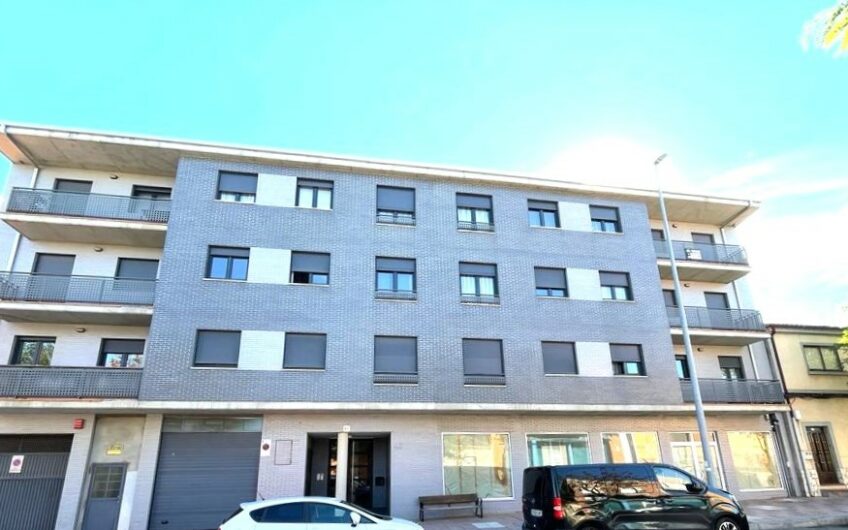 Piso en Planta Primera con Espaciosa Terraza Soleada
