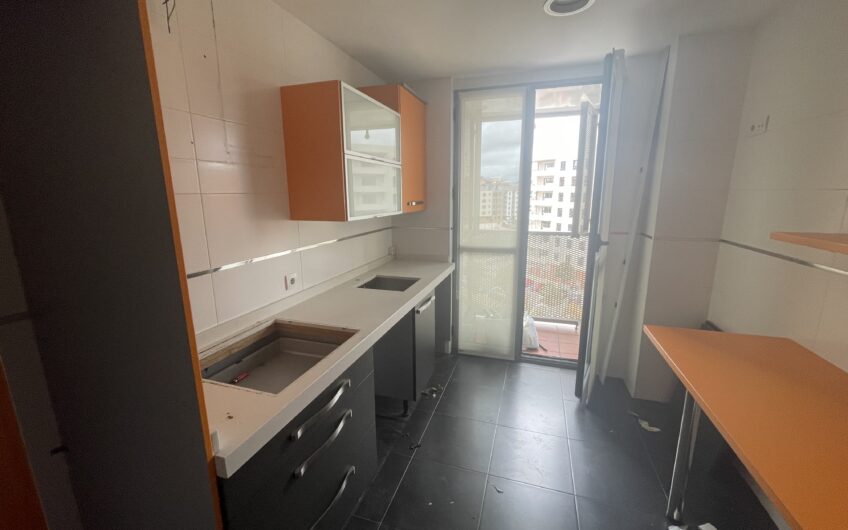 Apartamento en la Torre Eureka en José Aguado
