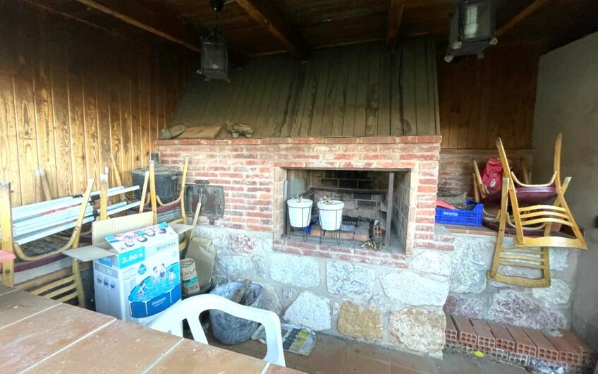 Chalet Unifamiliar en Azadinos