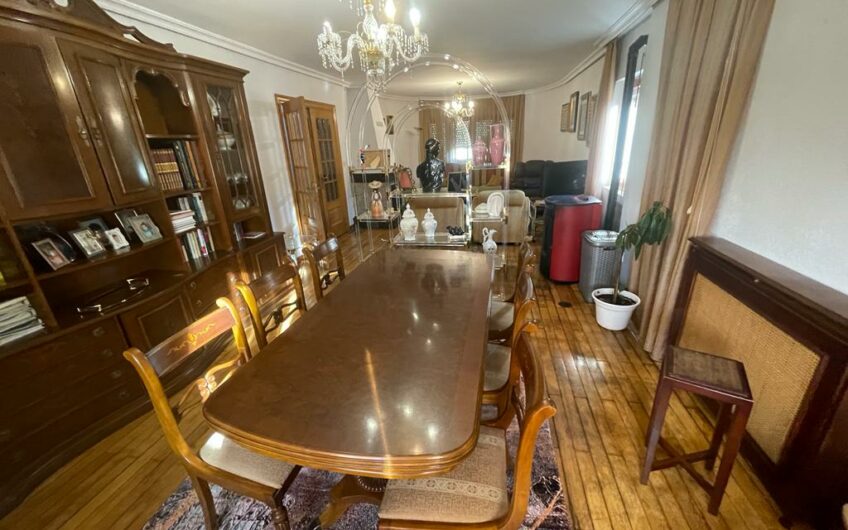 Chalet Unifamiliar en Azadinos