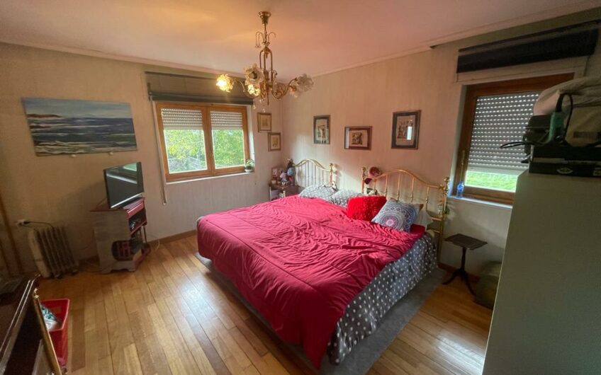 Chalet Unifamiliar en Azadinos