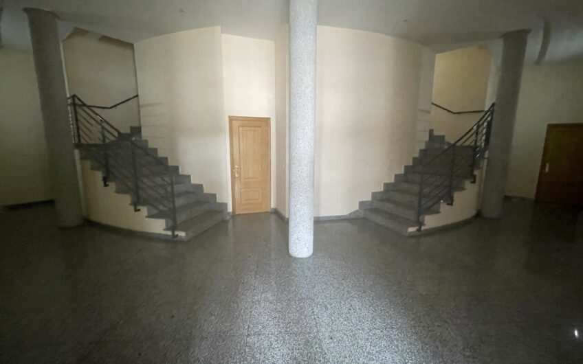 Piso de Cuatro Dormitorios con Ascensor en Joaquin Blume
