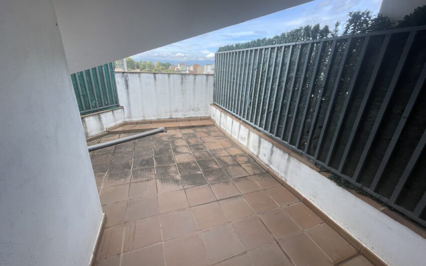 Piso de Cuatro Dormitorios con Ascensor en Joaquin Blume